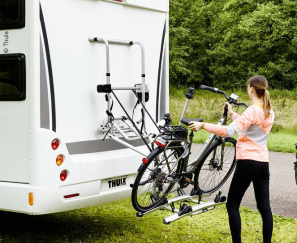 Bâche de protection vélos sur porte-vélos - camping-car