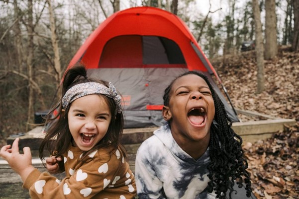 Top 15 des meilleurs accessoires enfants pour le camping, la vanlife et les activités extérieures